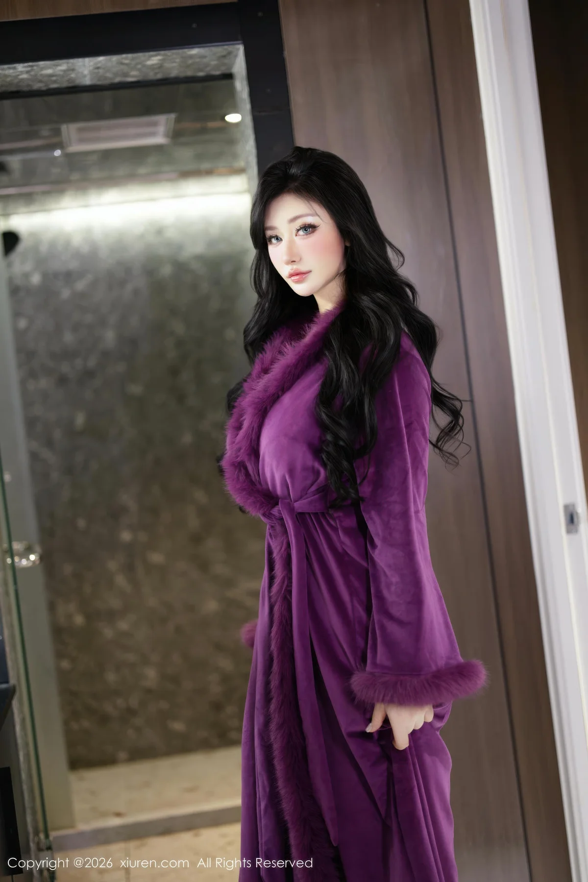 XiuRen 秀人 No.11306 蕾蕾醒了没 黑丝翘臀豹纹内衣 - 1