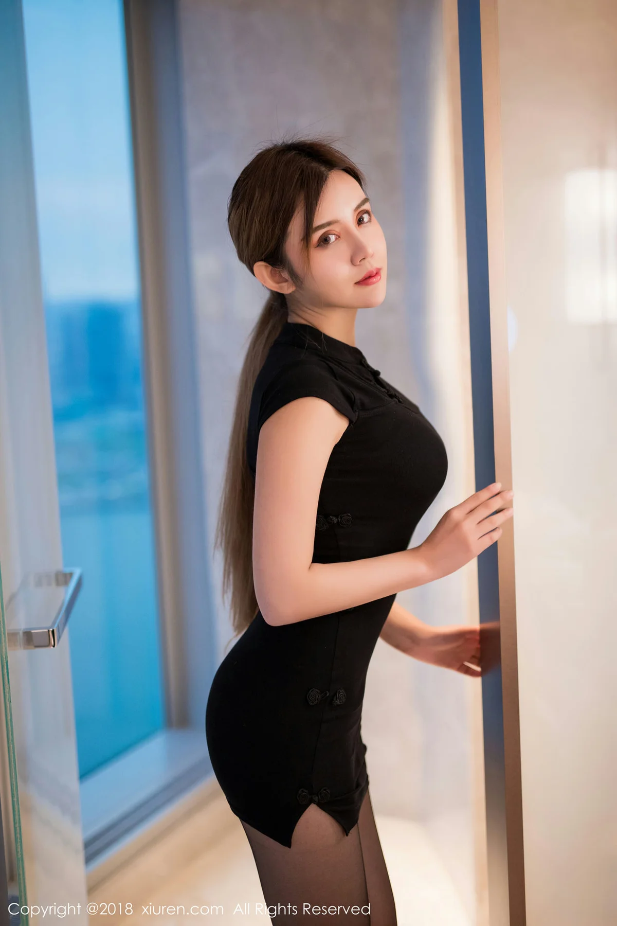 XiuRen 秀人 No.1231 Cris_卓娅祺 雪峰翘臀黑丝 - 6