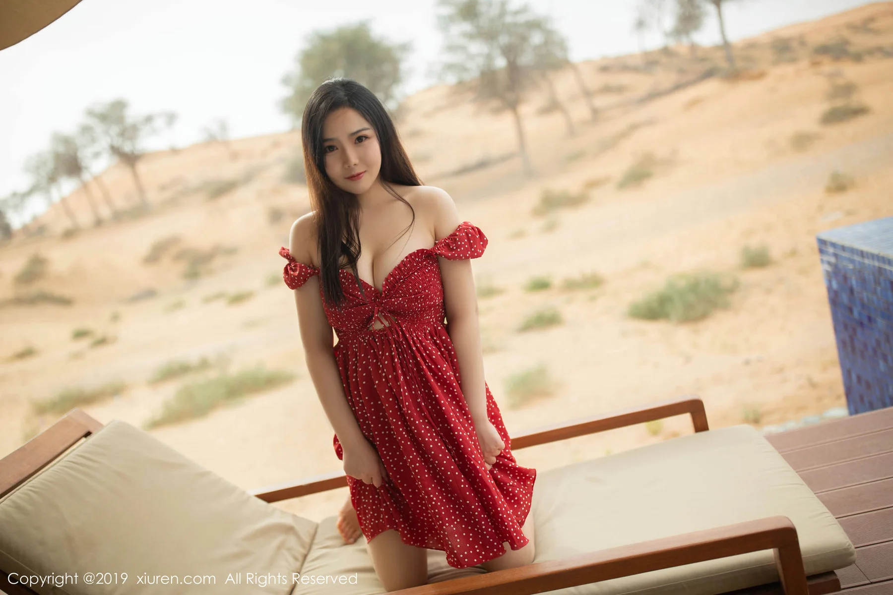 XiuRen 秀人 No.1388 徐微微mia 迪拜首套旅拍 - 1