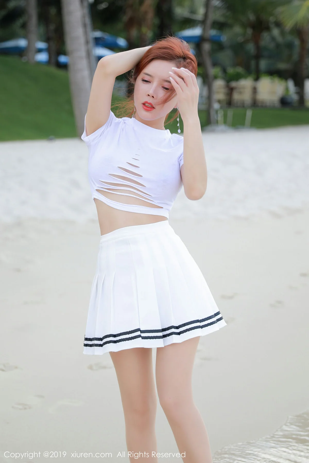 XiuRen 秀人 No.1728 诱惑无内丝袜 艾小青越南旅拍第二套 - 7