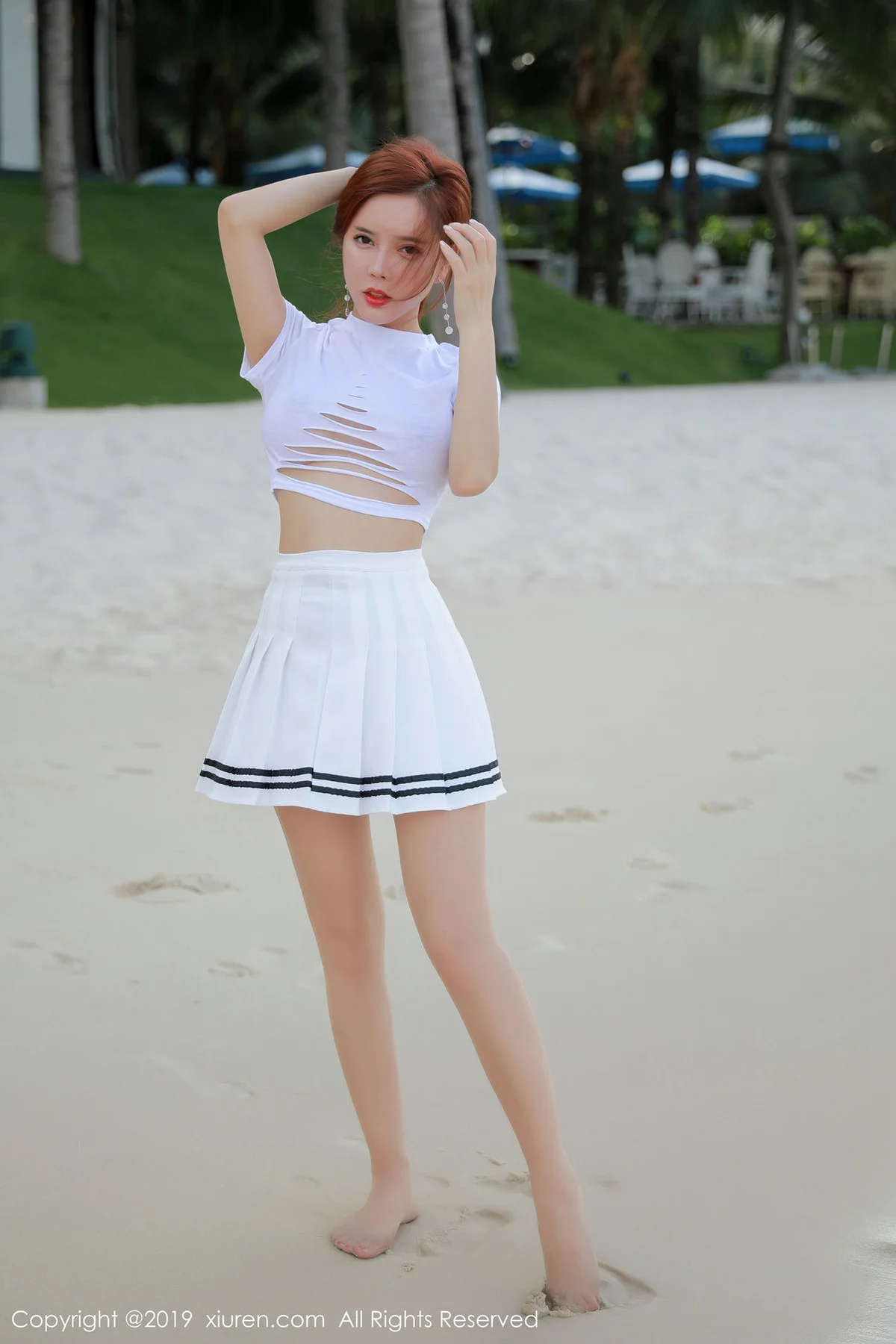 XiuRen 秀人 No.1728 诱惑无内丝袜 艾小青越南旅拍第二套 - 8