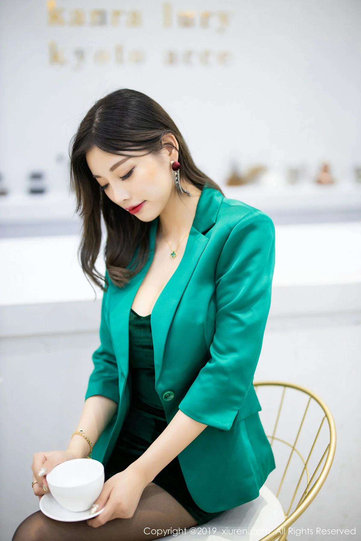 XiuRen 秀人 No.1731 99P丝袜美腿魅惑 杨晨晨sugar - 5