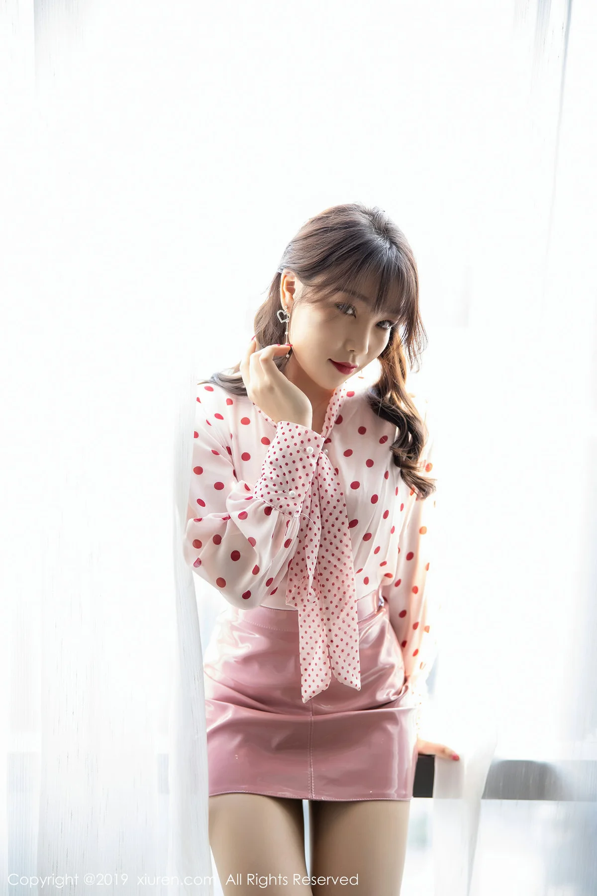 XiuRen 秀人 No.1742 粉色88P职业装扮 芝芝Booty - 1