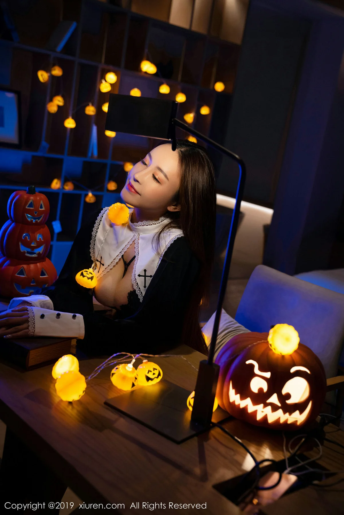 XiuRen 秀人 No.1802 新人模特 周井空首套写真 - 2