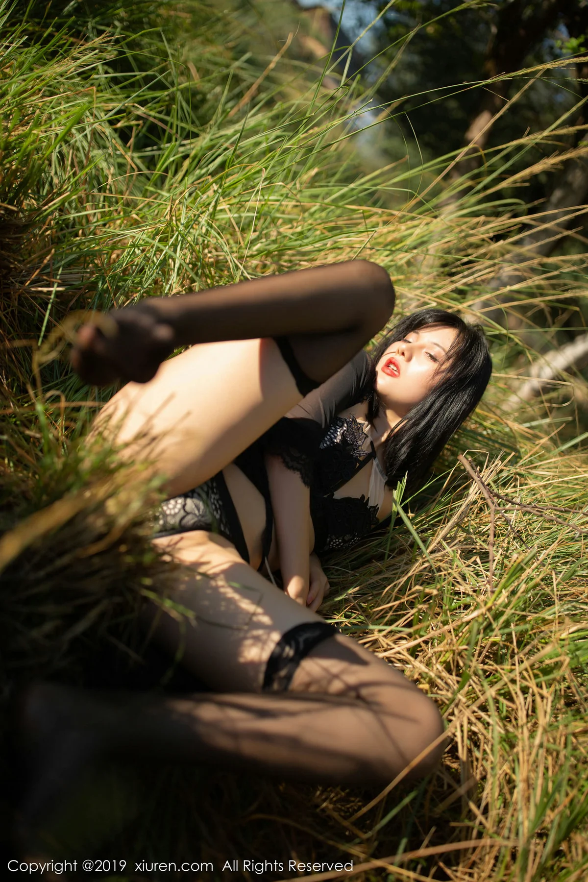 XiuRen 秀人 No.1830 户外草地主题 就是阿朱啊  东欧旅拍 - 7