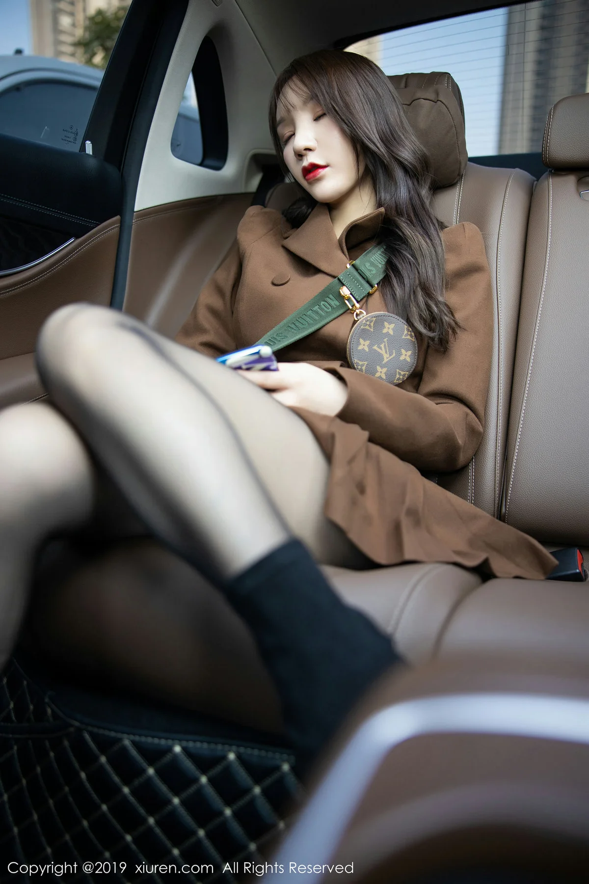 XiuRen 秀人 No.1869 车内诱惑写真 周于希Sandy - 9