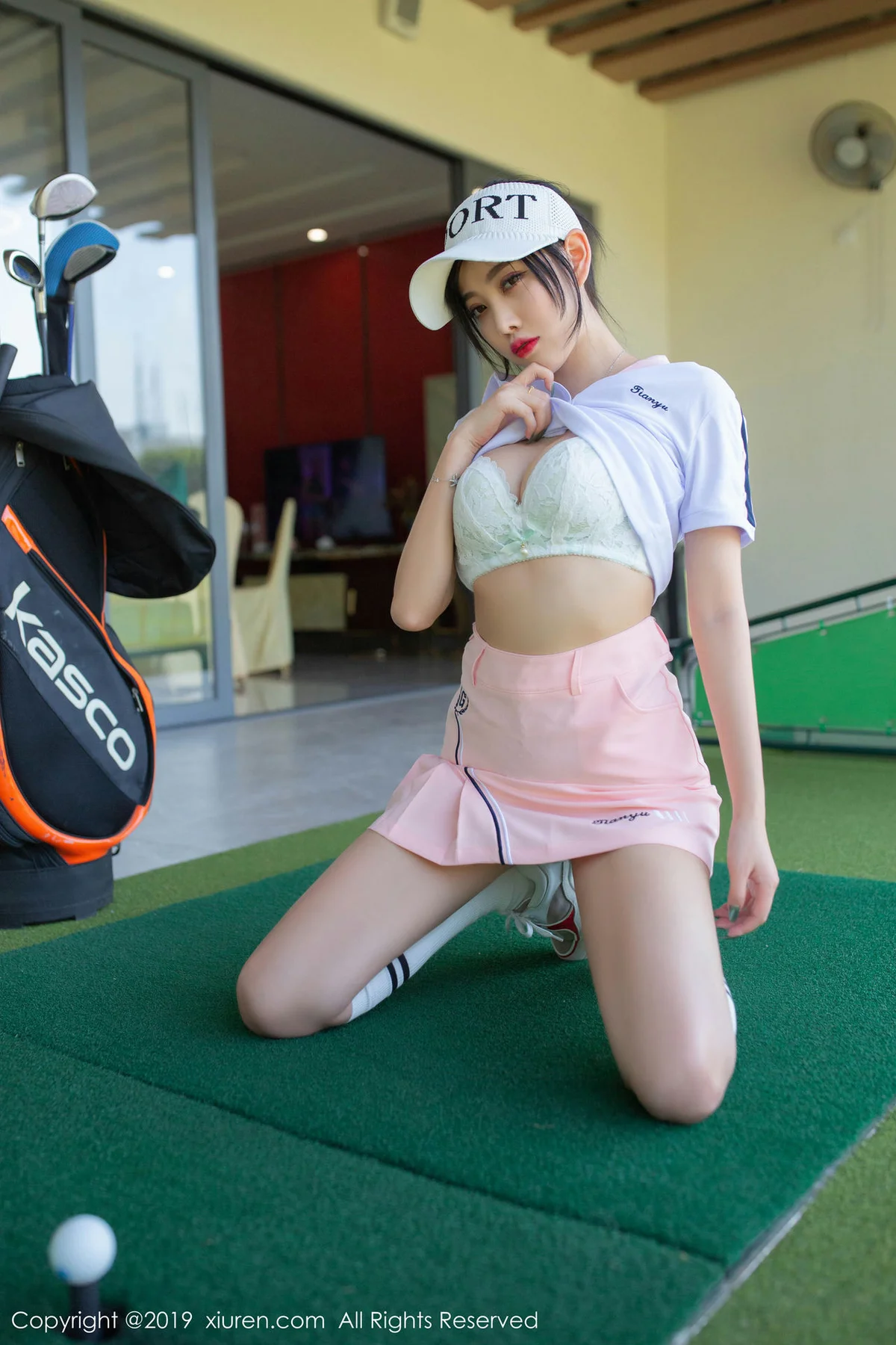 XiuRen 秀人 No.1874 杨晨晨sugar 高尔夫主题健身辣妹 - 2