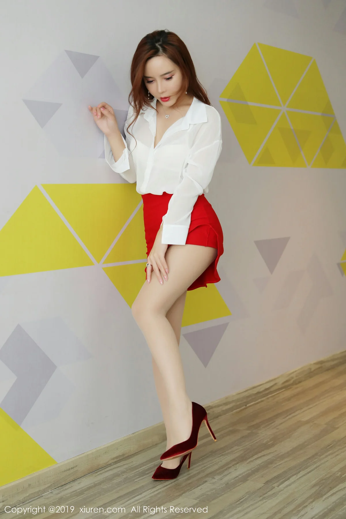XiuRen 秀人 No.1879 白衬衫与短裙 艾小青 性感写真 - 3