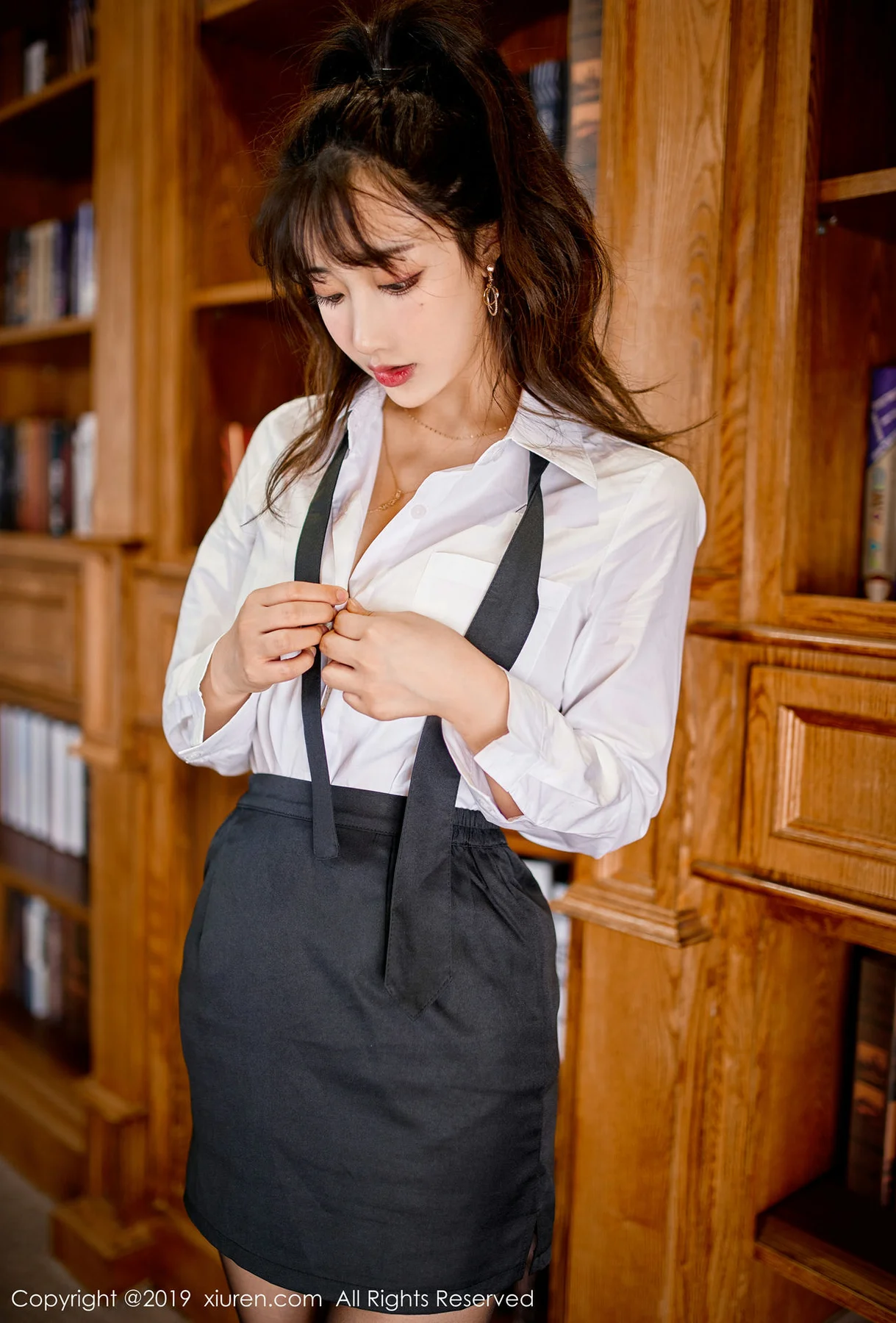 XiuRen 秀人 No.1887 白衬衫与黑丝职场秘书 Betty林子欣 秘书主... - 10