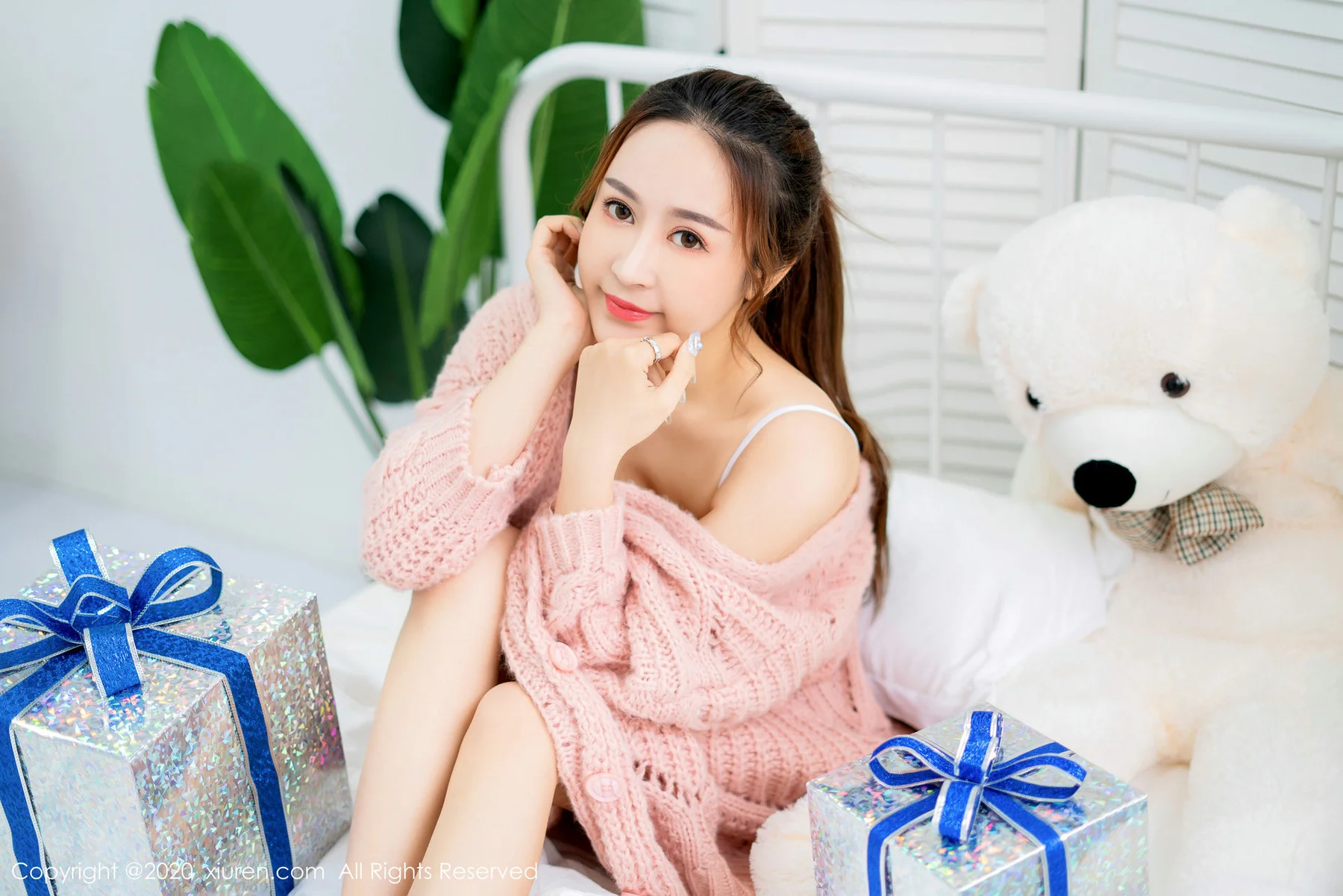 XiuRen 秀人 No.1938 死库水新年礼盒写真 周井空 新图上架 - 8