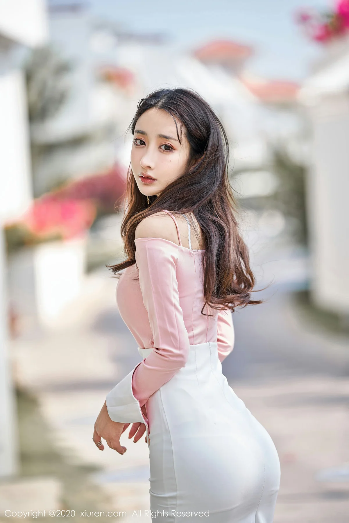 XiuRen 秀人 No.1944 开裆白丝诱惑气质 Betty林子欣 三亚旅拍写真 - 1