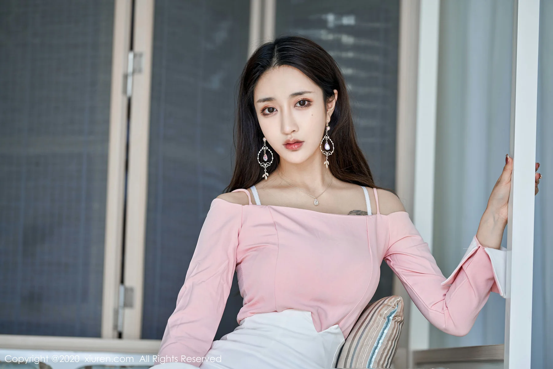 XiuRen 秀人 No.1944 开裆白丝诱惑气质 Betty林子欣 三亚旅拍写真 - 3