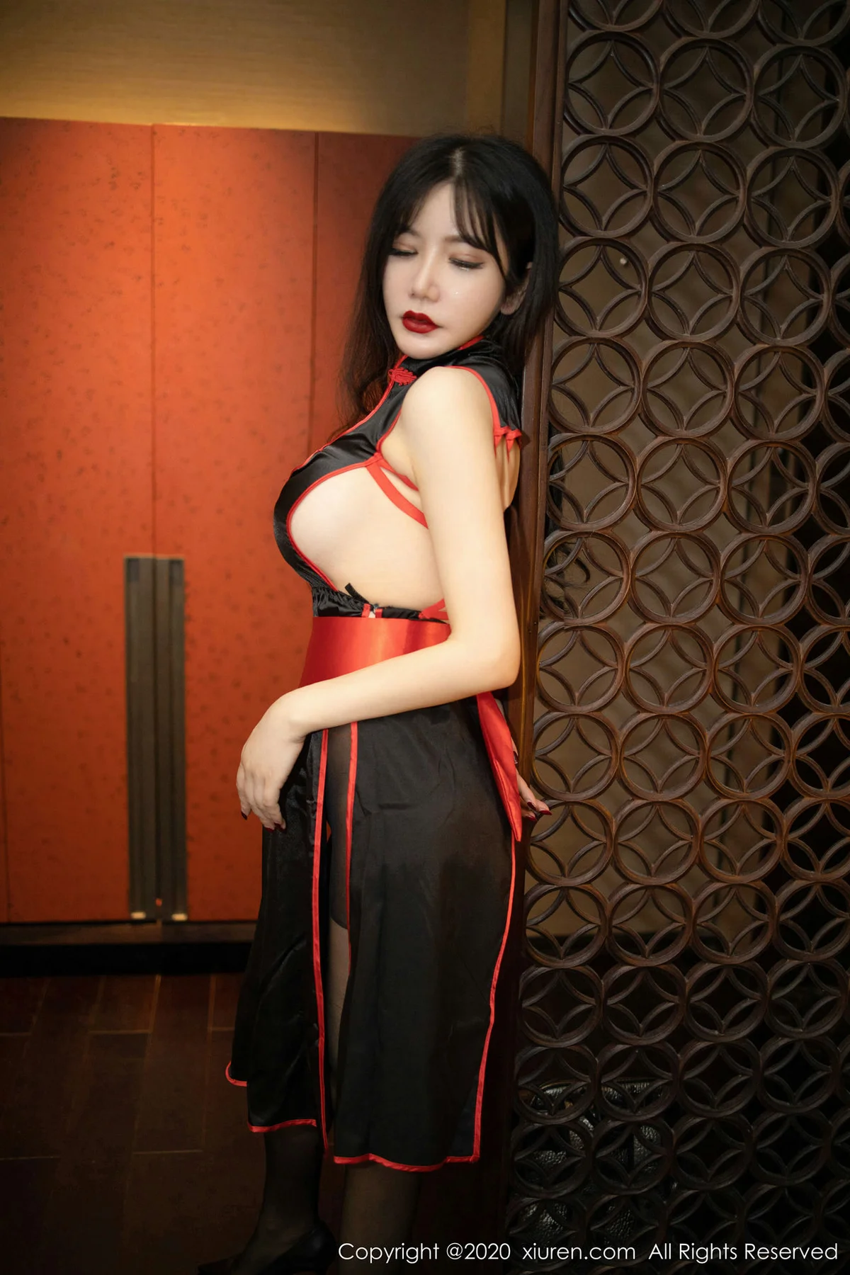 XiuRen 秀人 No.1950 魅惑情趣内衣与黑丝 心妍小公主最新写真 - 3