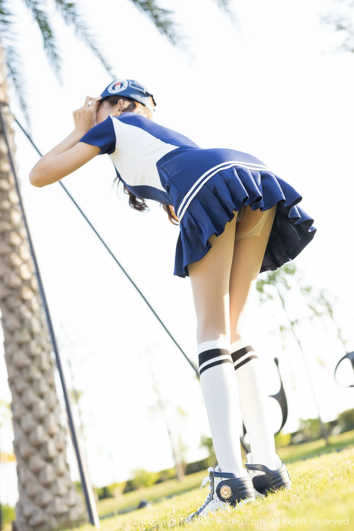 XiuRen 秀人 No.1963 户外 + 肉丝 + 紧身裤 杨紫嫣Cynthia 新写真 - 10