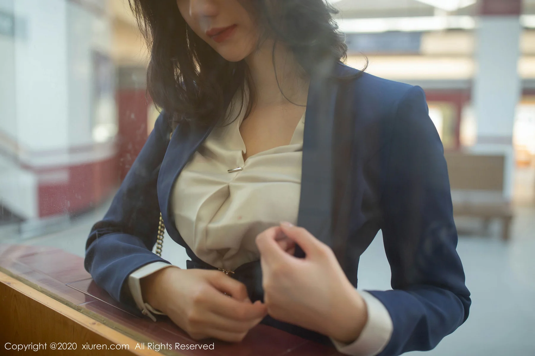 XiuRen 秀人 No.1965 地铁站主题写真 就是阿朱啊 - 5