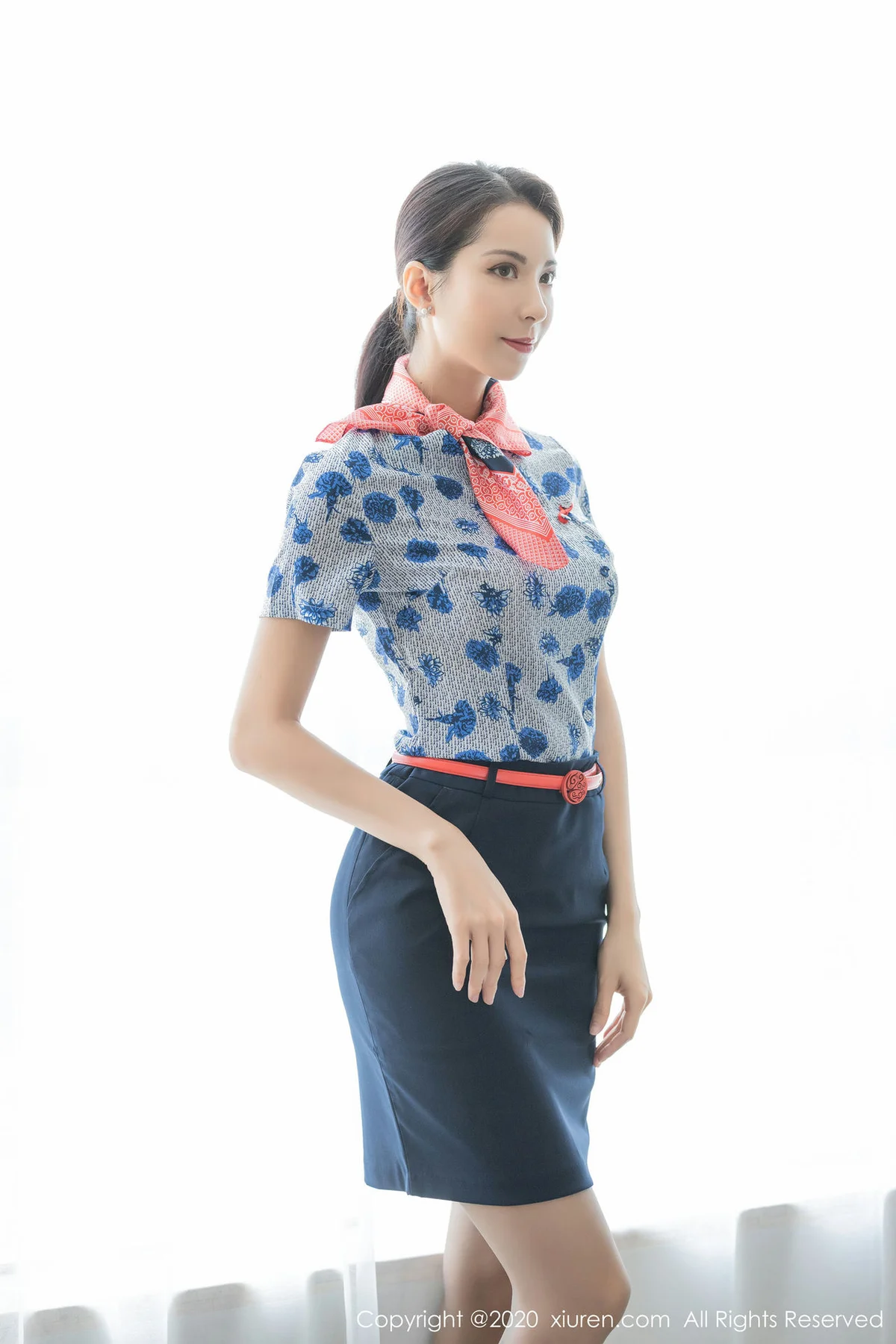 XiuRen 秀人 No.2018 carry 丝袜美腿写真 - 2