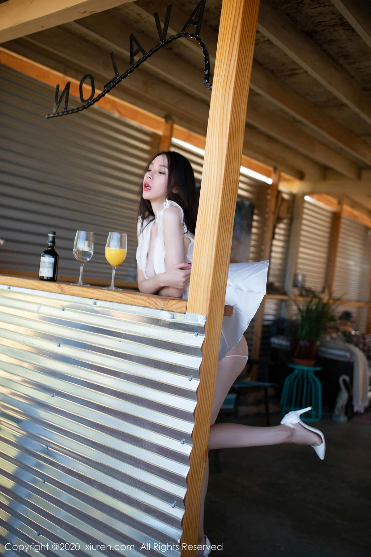XiuRen 秀人 No.2028 美式酒吧场景 梦心月 美国旅拍写真 - 5