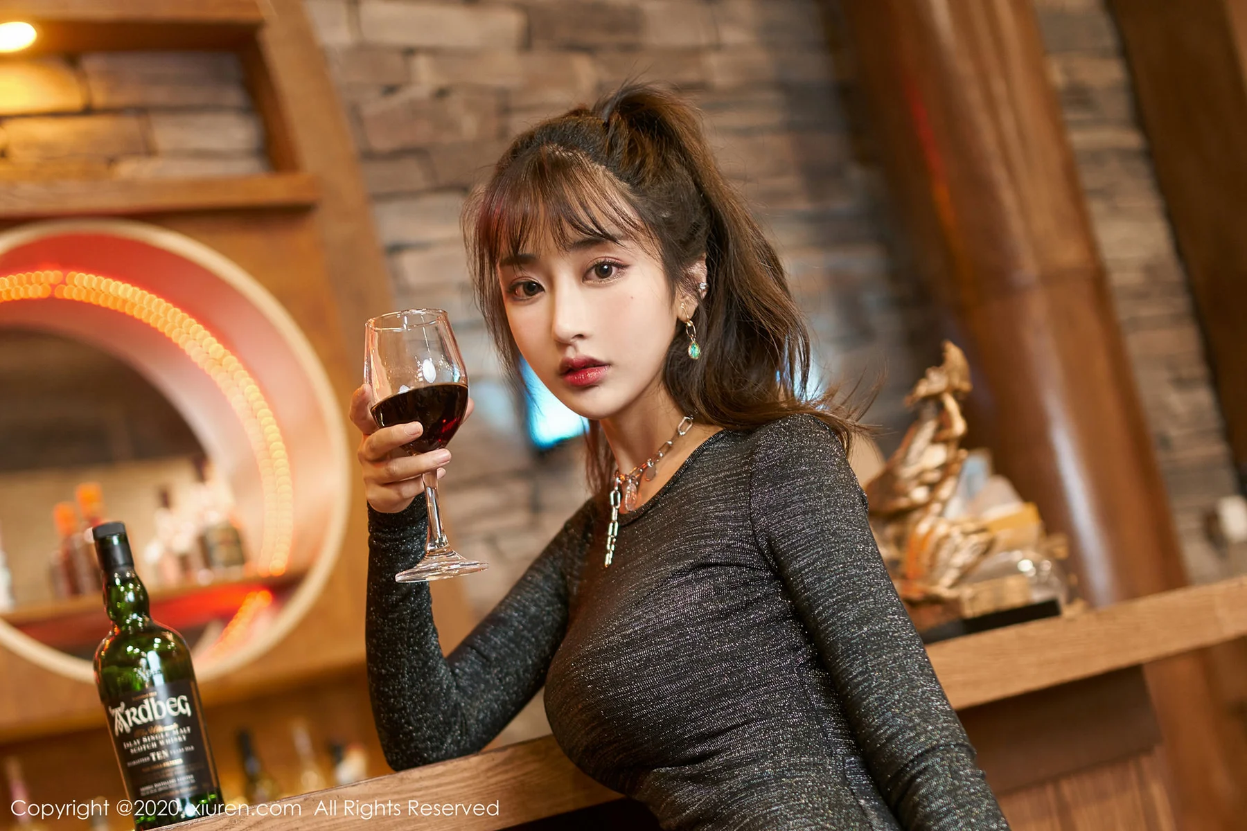 XiuRen 秀人 No.2085 酒吧主题写真 Betty林子欣 - 3