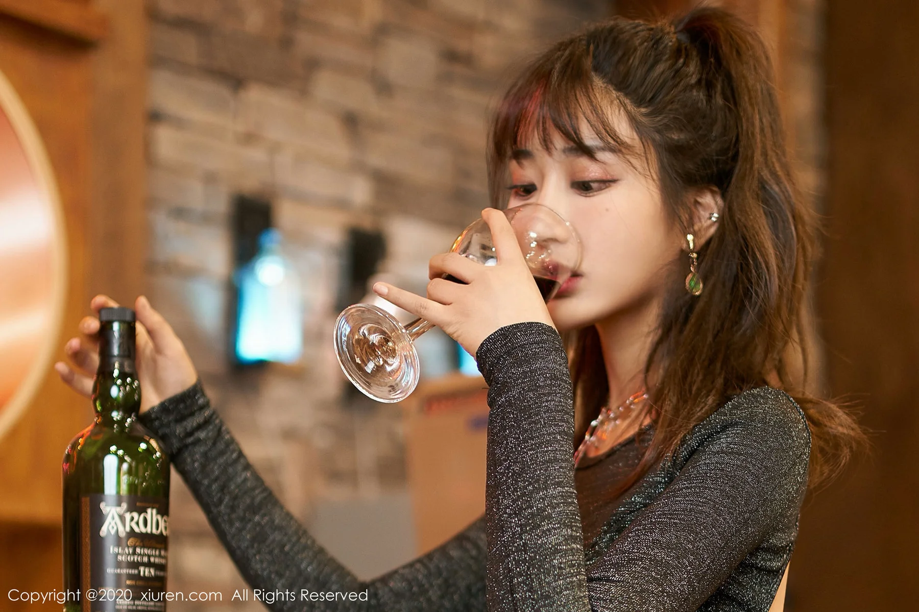 XiuRen 秀人 No.2085 酒吧主题写真 Betty林子欣 - 8