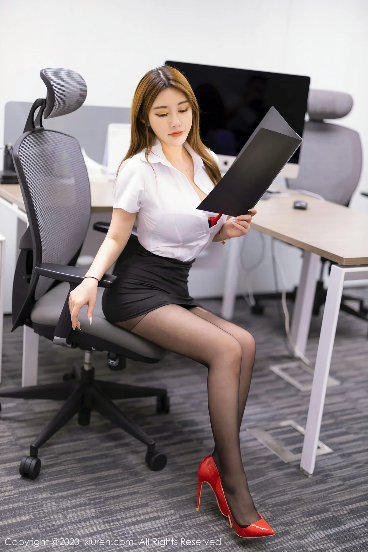 XiuRen 秀人 No.2260 巨乳诱惑 软软Roro - 4