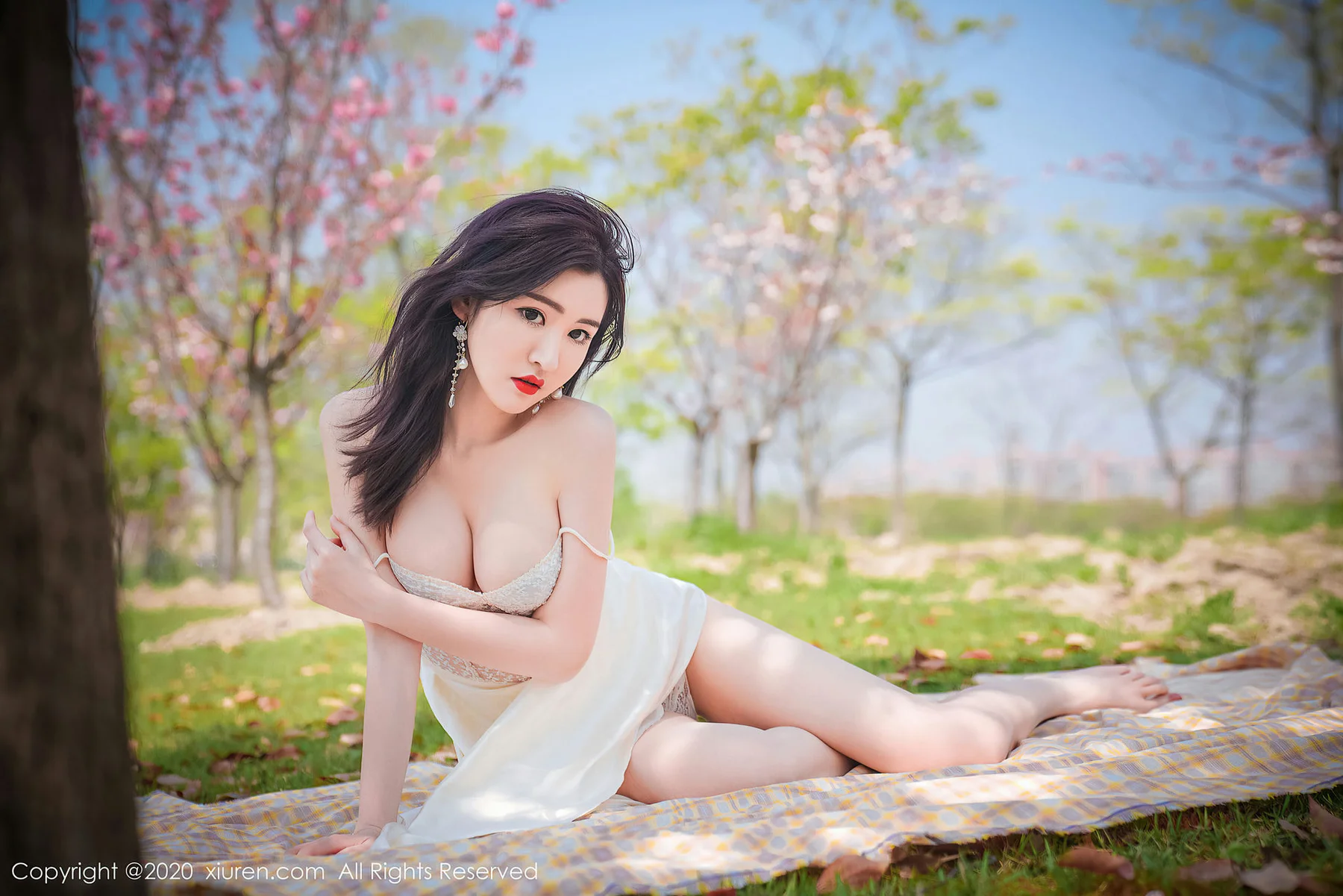 XiuRen 秀人 No.2297 沈梦瑶 花海美女 - 3