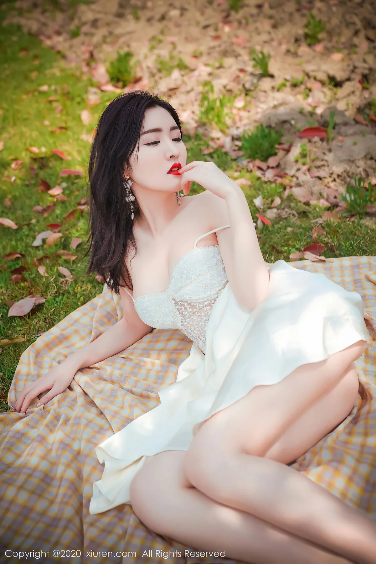 XiuRen 秀人 No.2297 沈梦瑶 花海美女 - 8