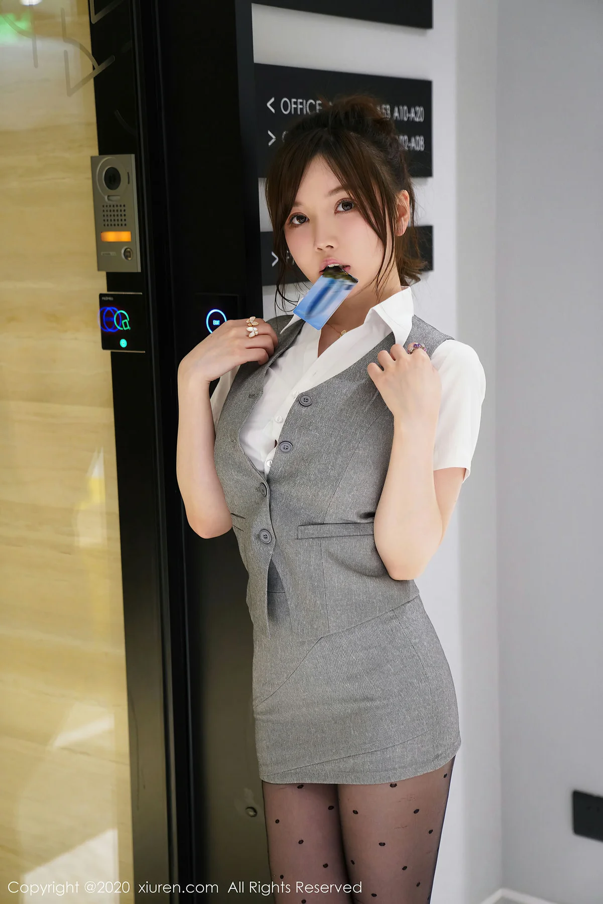 XiuRen 秀人 No.2326 糯美子 办公室职业制服剧情 - 8