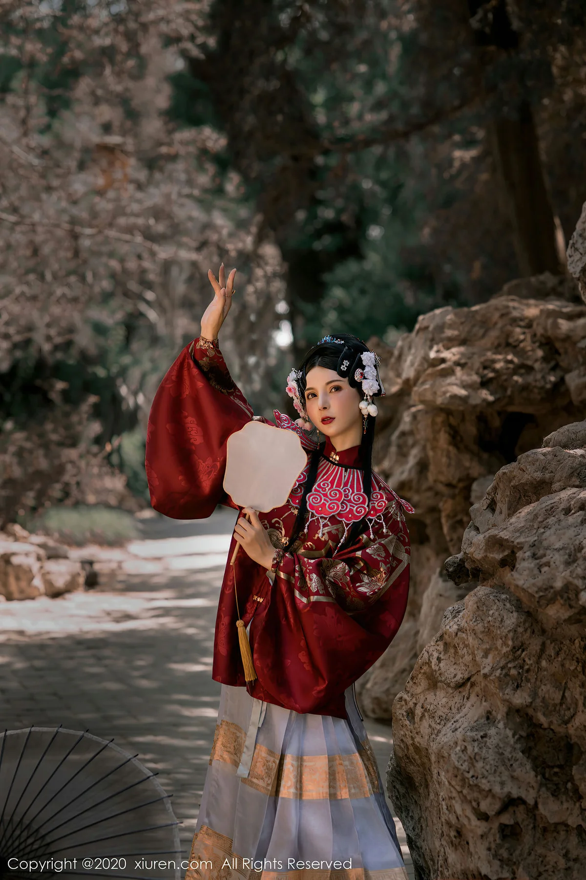 XiuRen 秀人 No.2395 透明旗袍小皮鞭 小蛮妖yummy 新晋水嫩模特 - 1