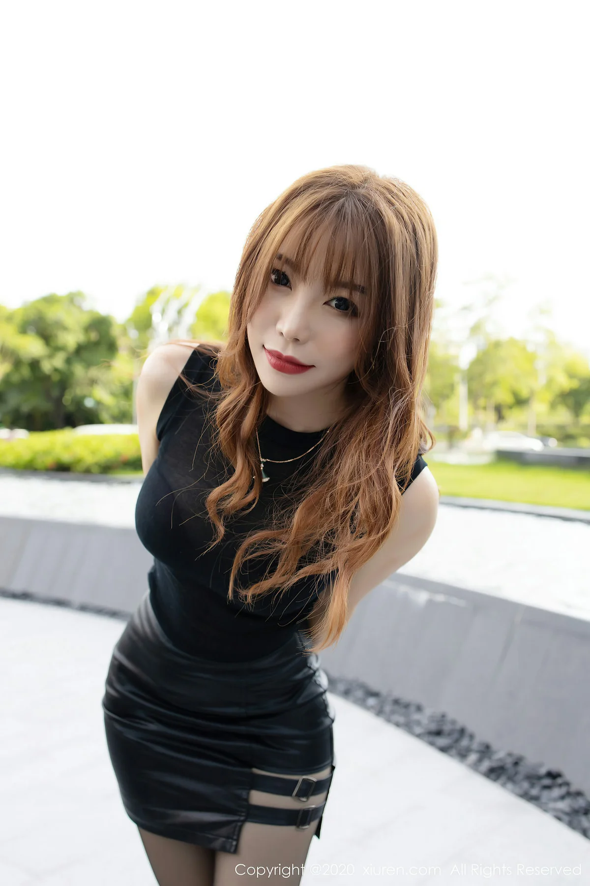 XiuRen 秀人 No.2445  时尚街拍与魅惑私房 芝芝booty - 6