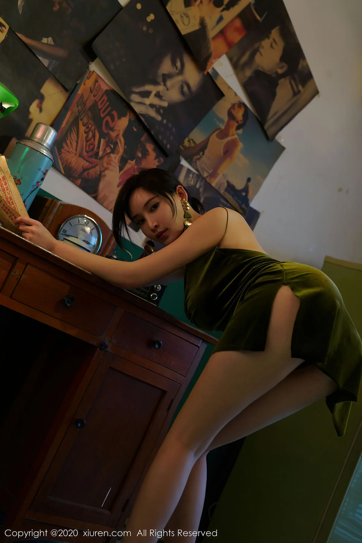 XiuRen 秀人 No.2477  奶瓶土肥圆矮矬丑黑穷 港风系列的视觉... - 8