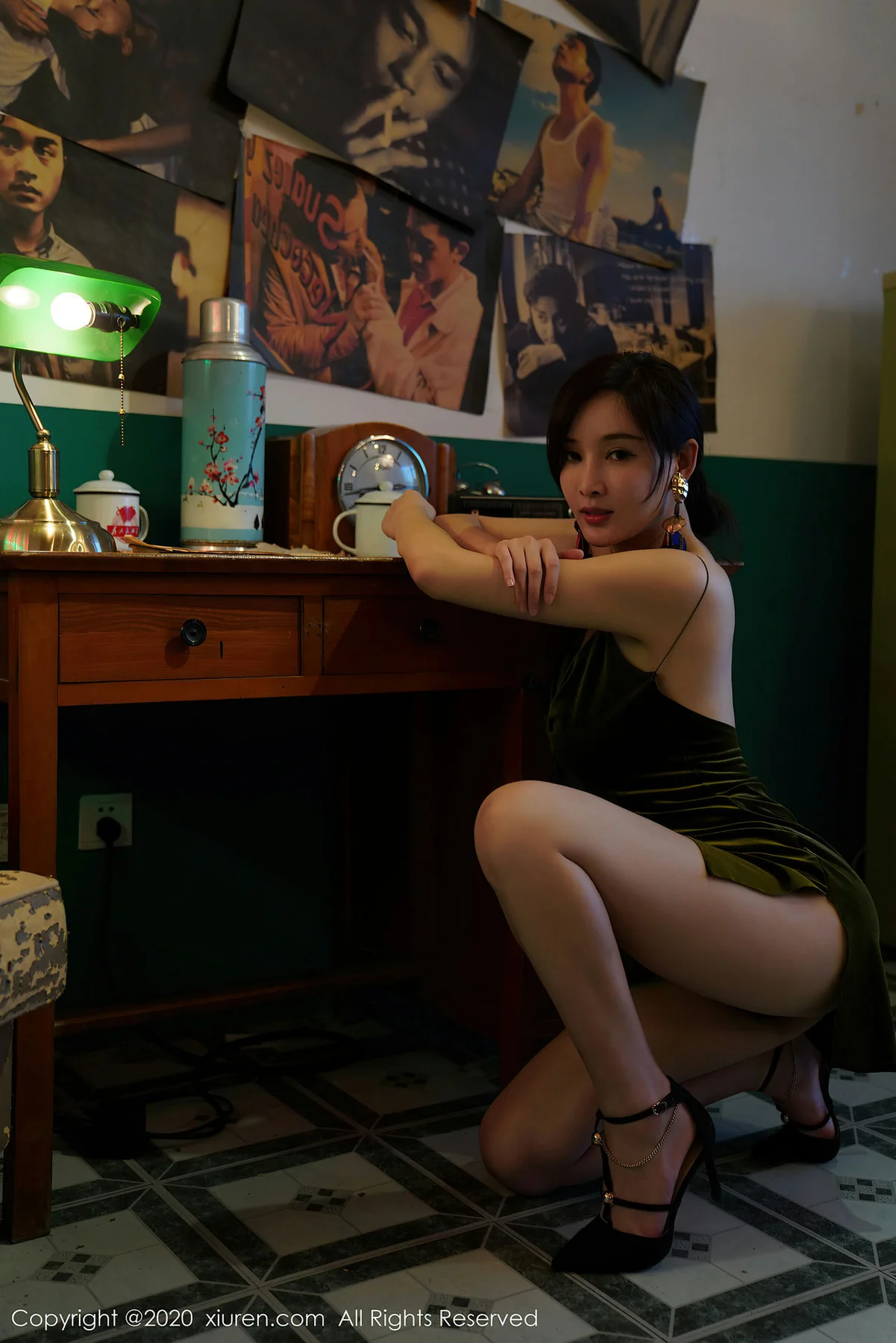 XiuRen 秀人 No.2477  奶瓶土肥圆矮矬丑黑穷 港风系列的视觉... - 9