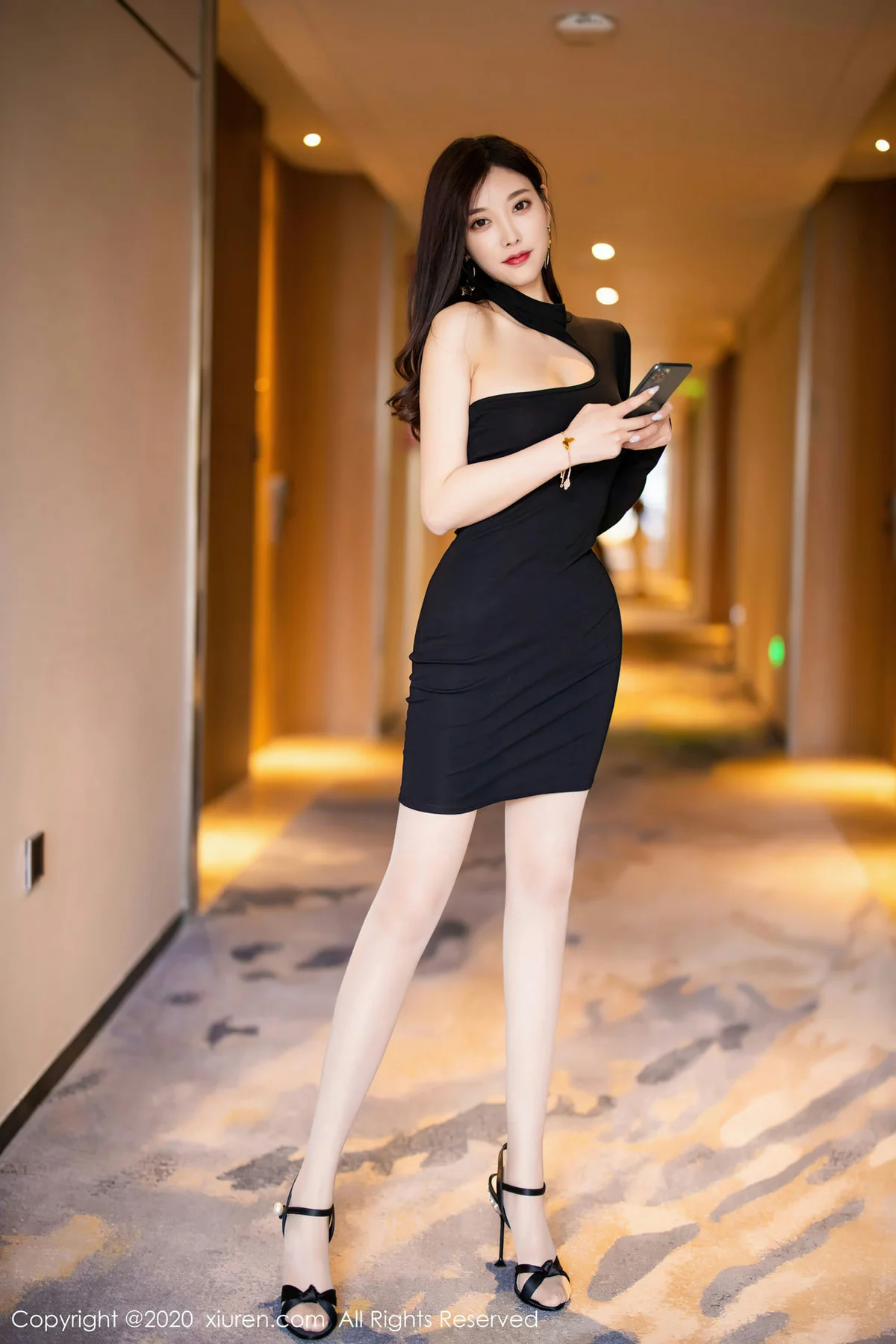 XiuRen 秀人 No.2733  杨晨晨 雪峰春光乍泄 - 2