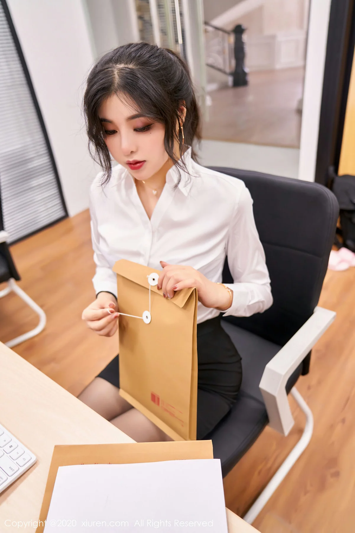 XiuRen 秀人 No.2768  职业装美腿 韩静安 - 4