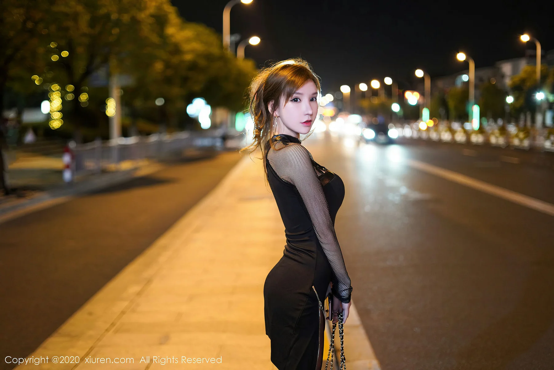 XiuRen 秀人 No.2858  街边邂逅黑丝 周于希 - 1