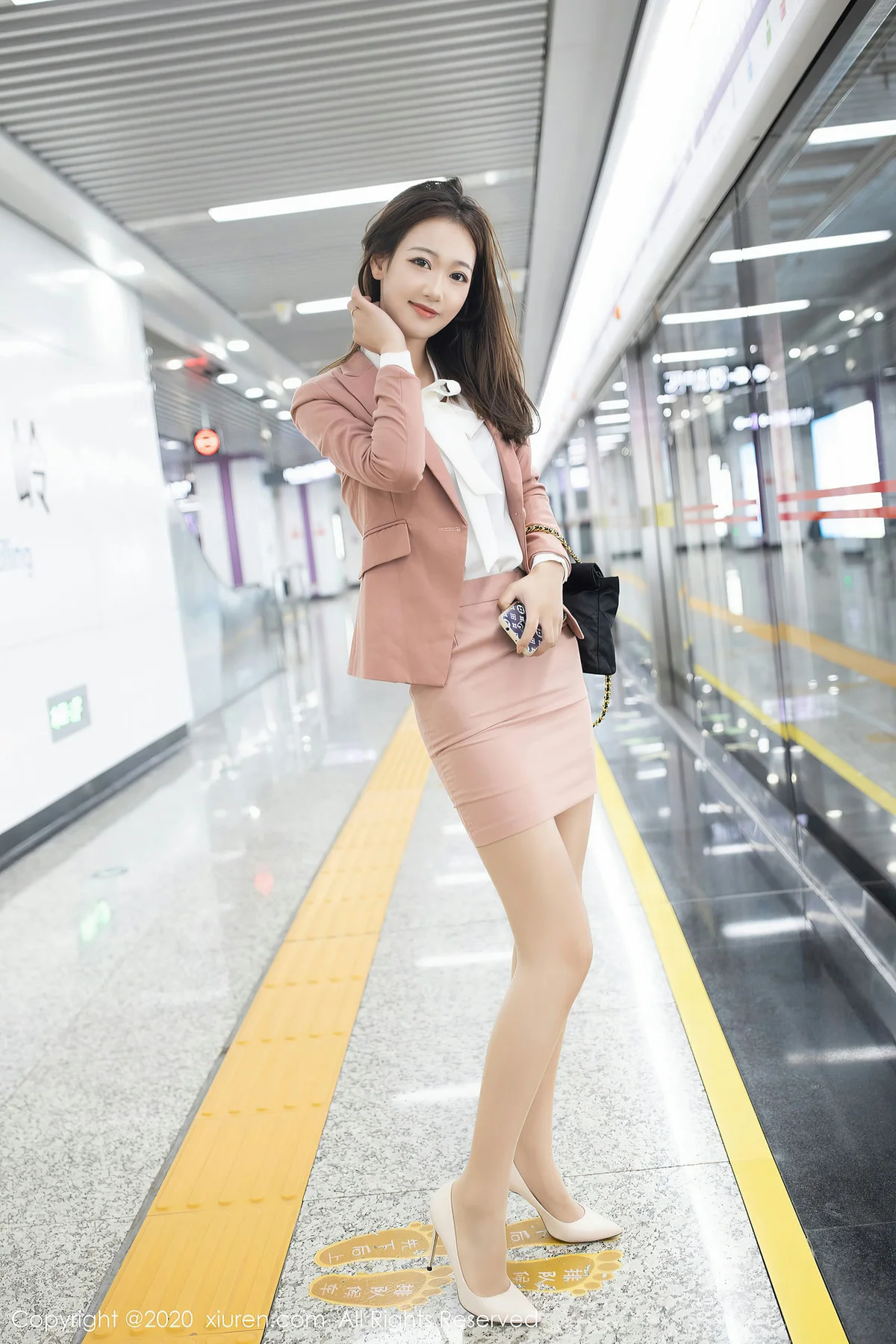 XiuRen 秀人 No.2865  地铁学妹系列 唐安琪 - 7