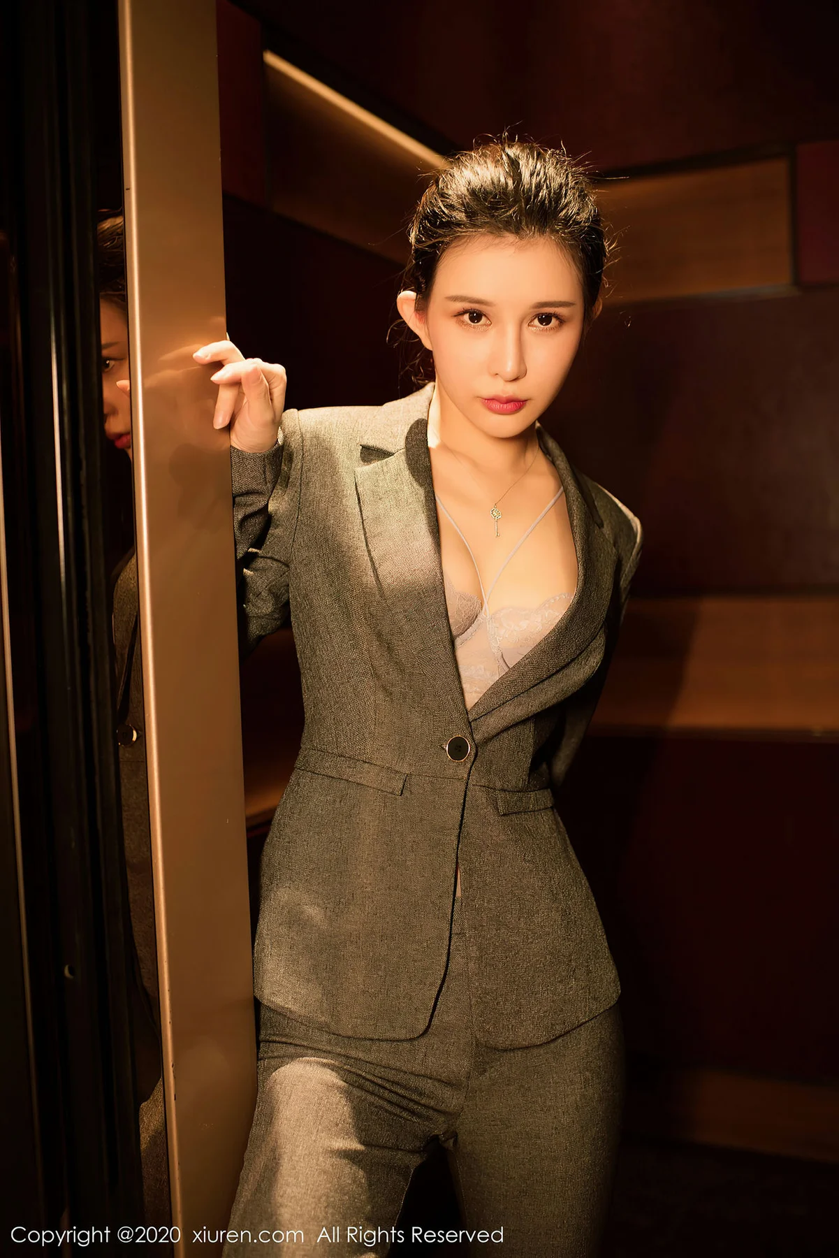 XiuRen 秀人 No.2896  深v套装 张雨萌 - 1