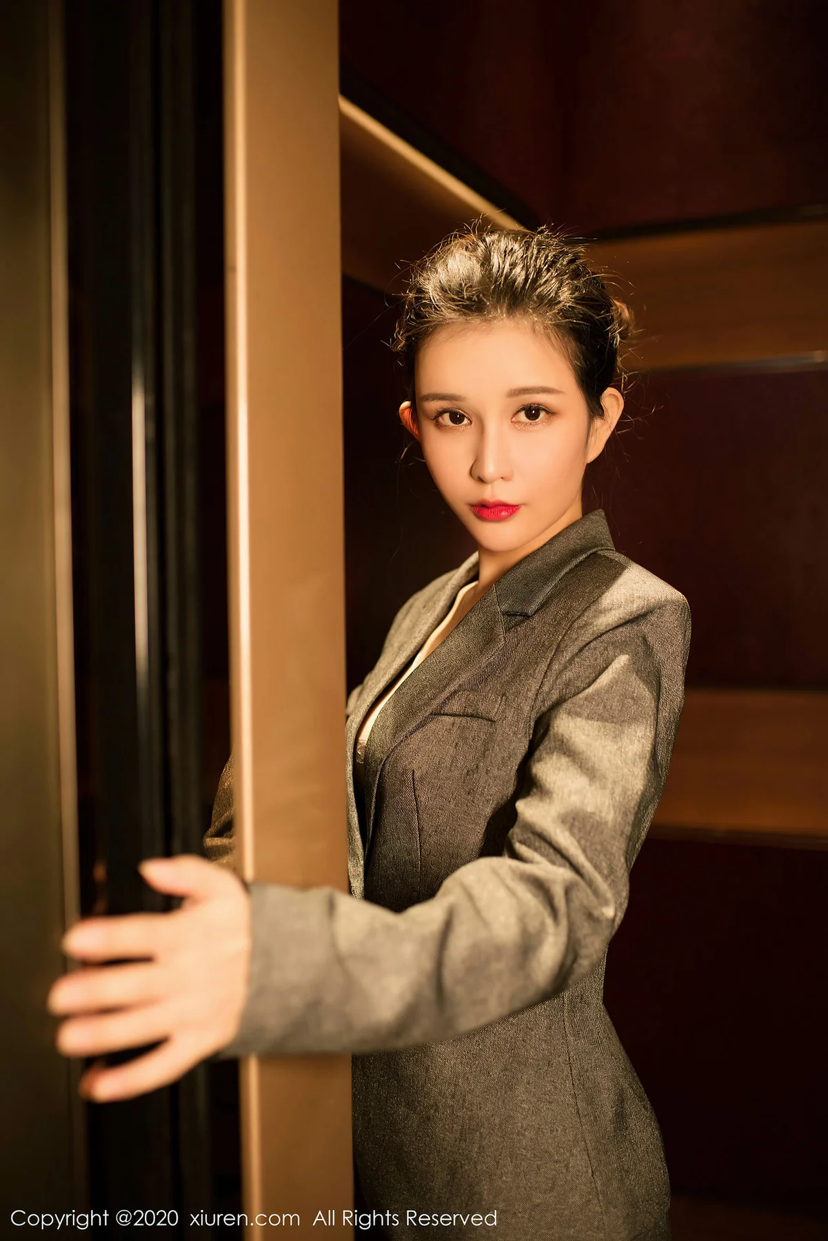 XiuRen 秀人 No.2896  深v套装 张雨萌 - 2