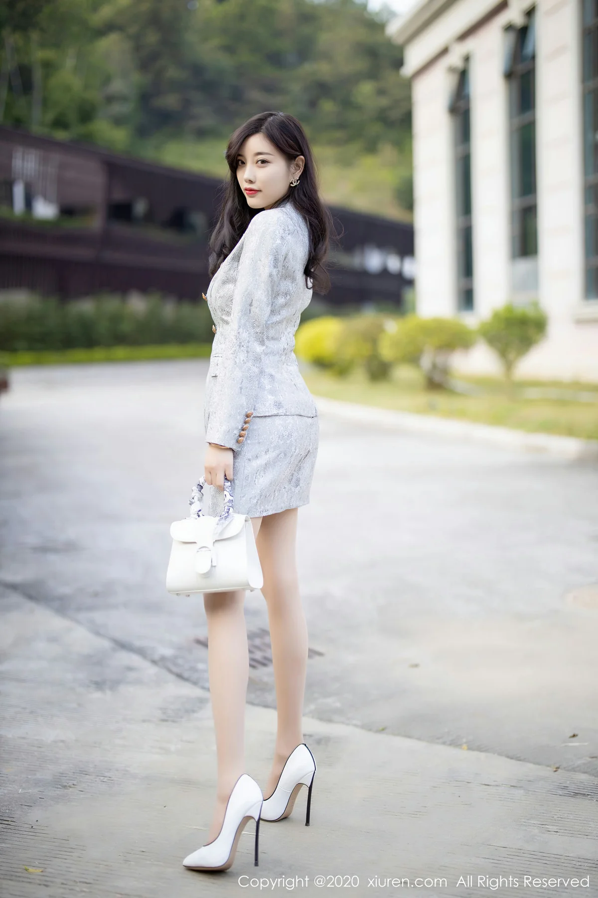 XiuRen 秀人 No.2928  香车美女车模 杨晨晨 - 1