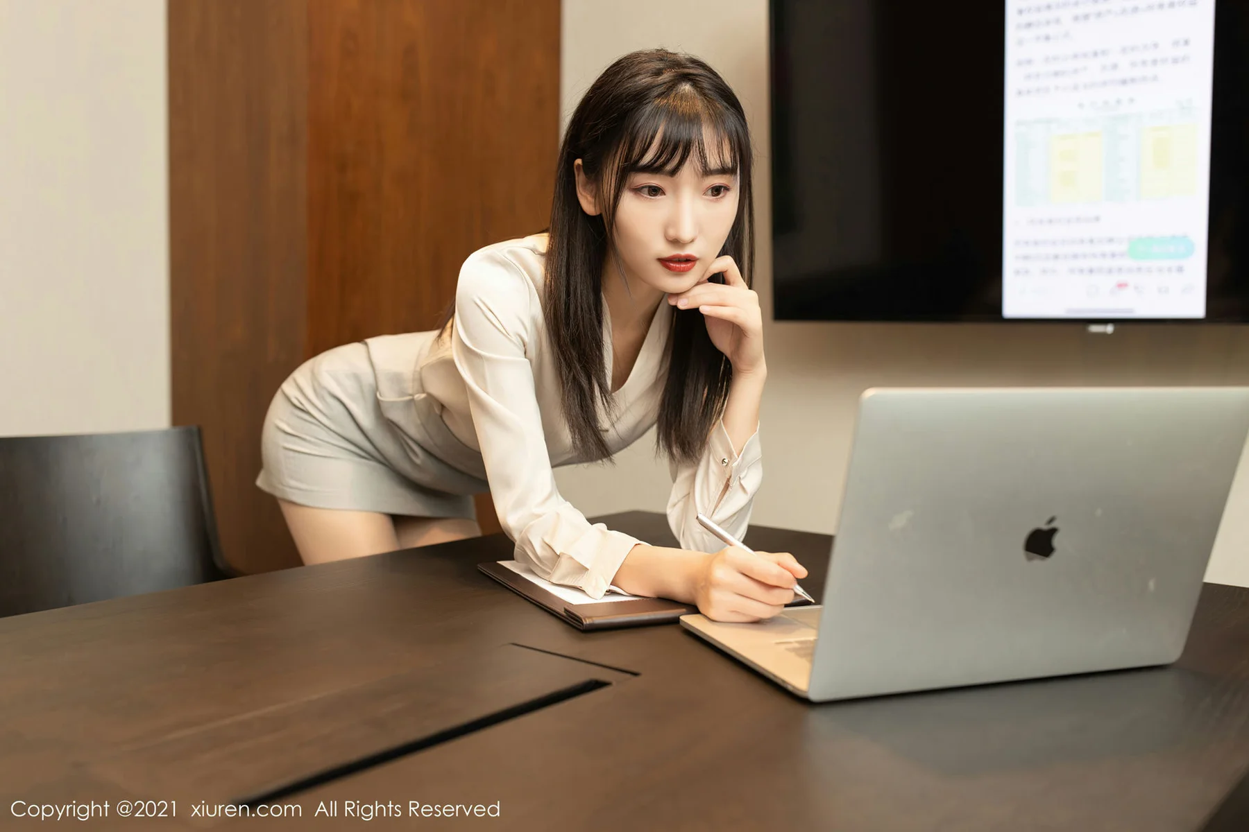 XiuRen 秀人 No.2987 会议室讲师写真 陆萱萱 - 1