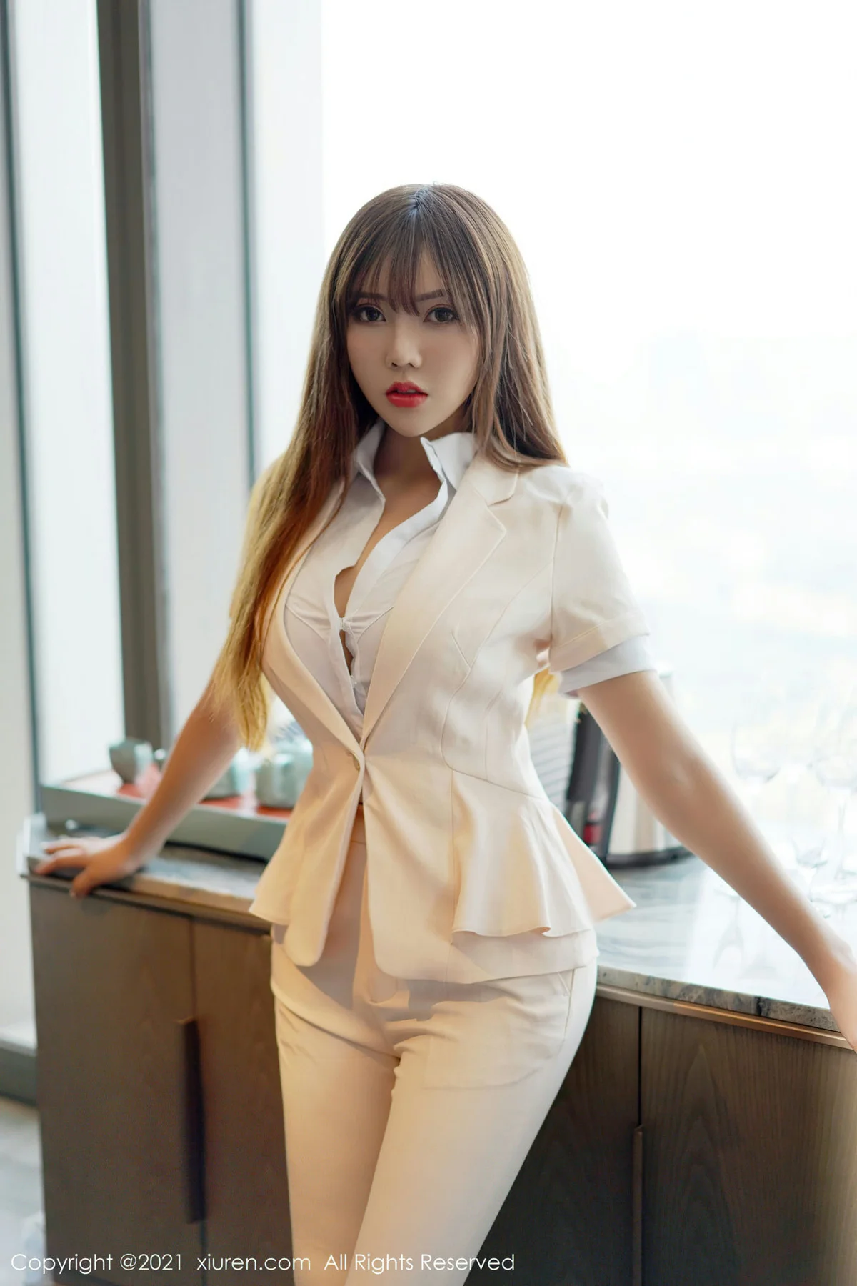 XiuRen 秀人 No.2990   职业装旅拍 萌汉药baby - 9