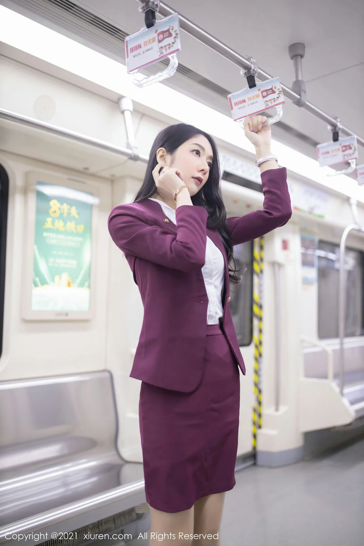 XiuRen 秀人 No.3092  angela小热巴 末班地铁酒红色职业 - 3