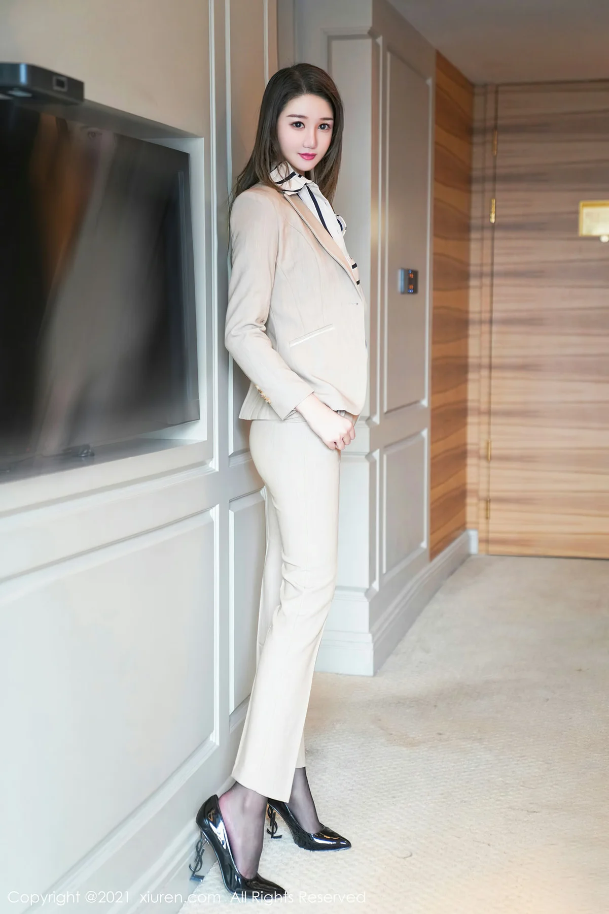XiuRen 秀人 No.3150  飒爽职场ol 文芮jeninfer 最新写真 - 6