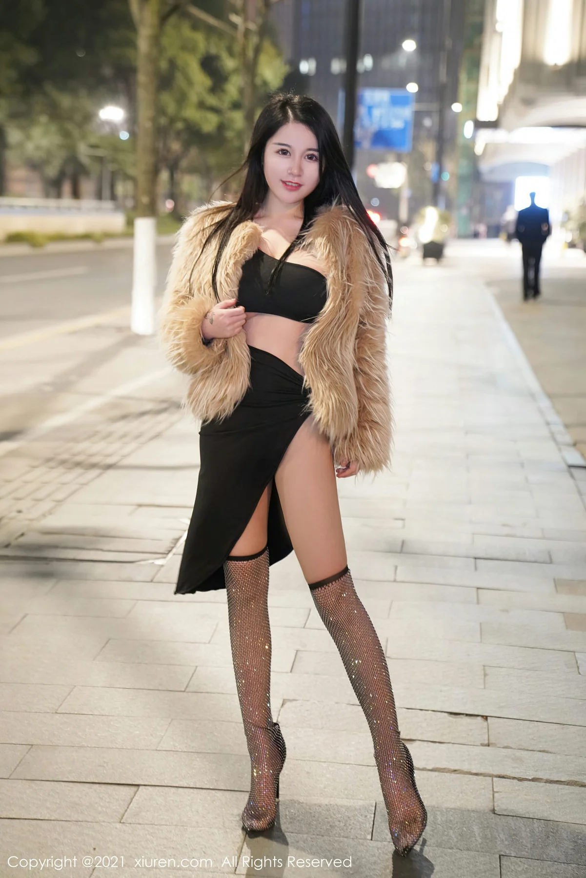 XiuRen 秀人 No.3222   轻薄皮草服饰 美七Mia 性感写真 - 2