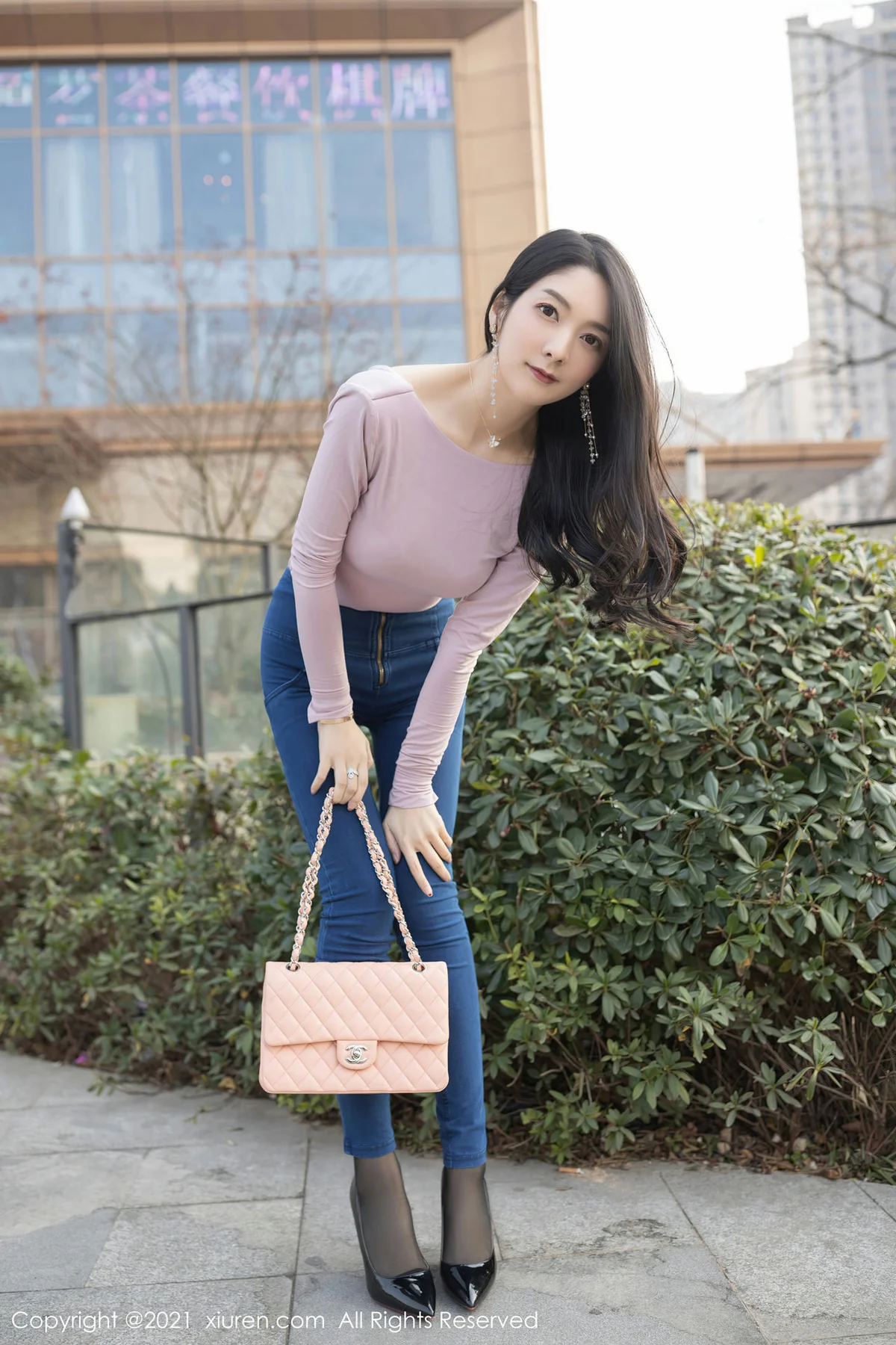 XiuRen 秀人 No.3227 尾随的视觉角度  Angela00 性感写真 - 1