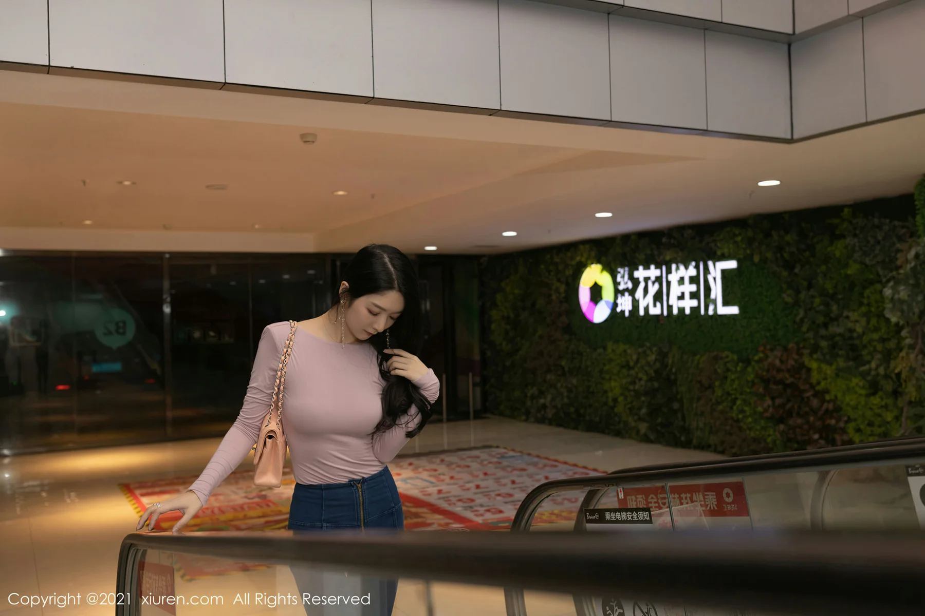 XiuRen 秀人 No.3227 尾随的视觉角度  Angela00 性感写真 - 9