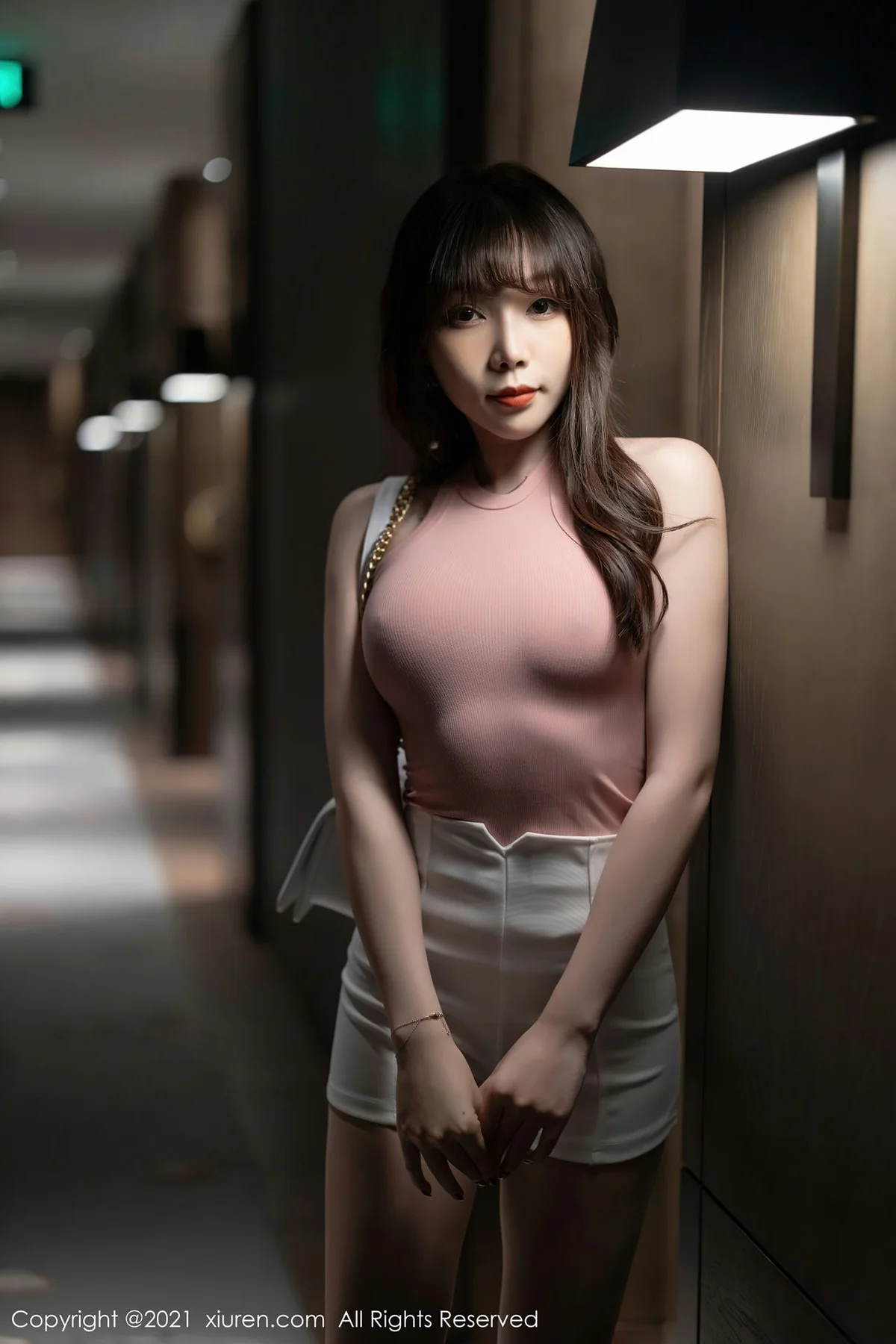 XiuRen 秀人 No.3245 粉色吊带 芝芝Booty 白色超短牛仔裤 - 7