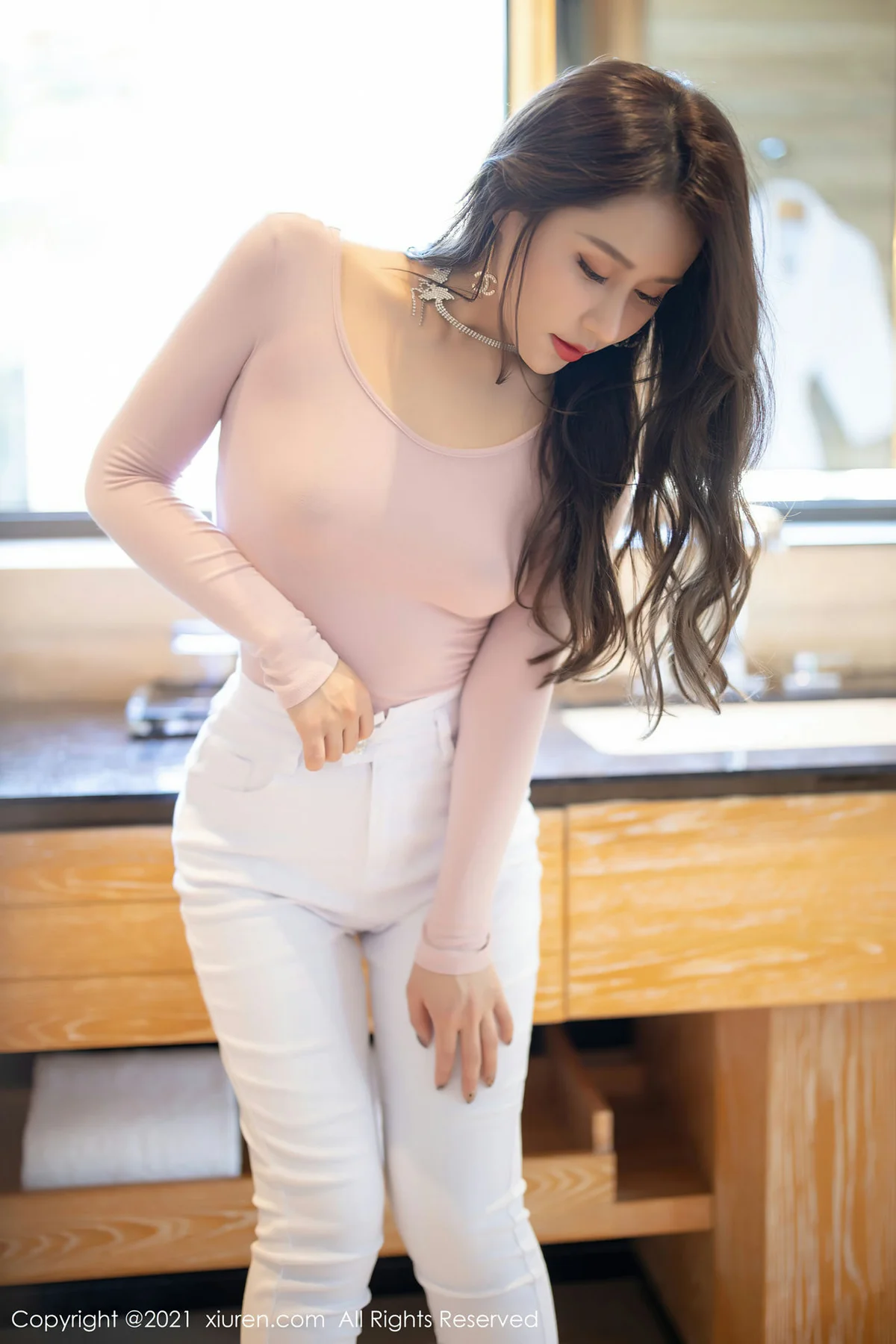 XiuRen 秀人 No.3253  轻透丝袜御姐气息 徐安安 三亚旅拍 - 7