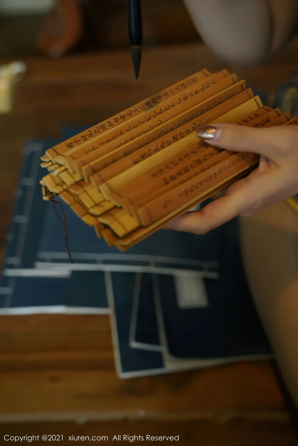 XiuRen 秀人 No.3263  浪漫古典韵味旗袍 果儿Victoria 江浙沪旅拍 - 2