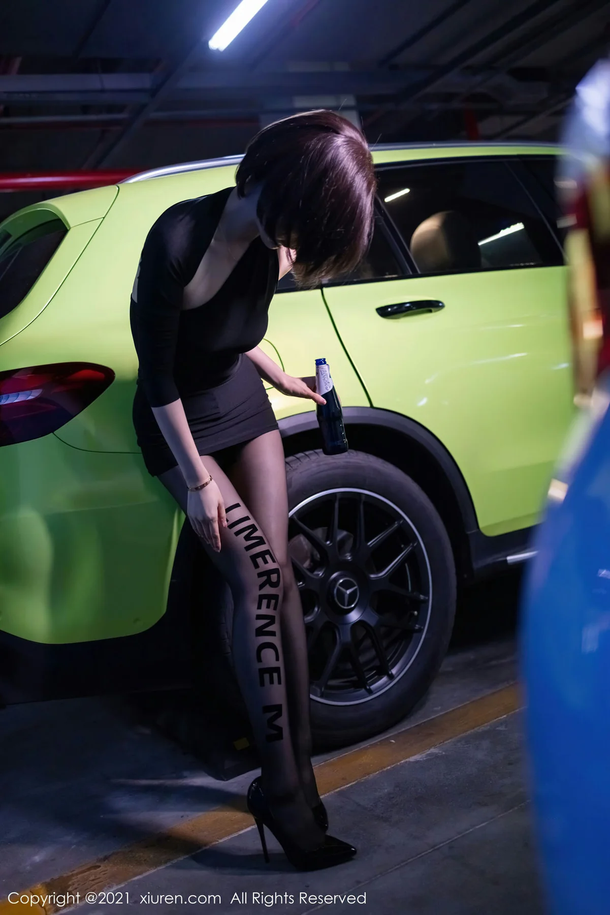 XiuRen 秀人 No.3264  停车场买醉美女剧情主题 Angela00 - 1