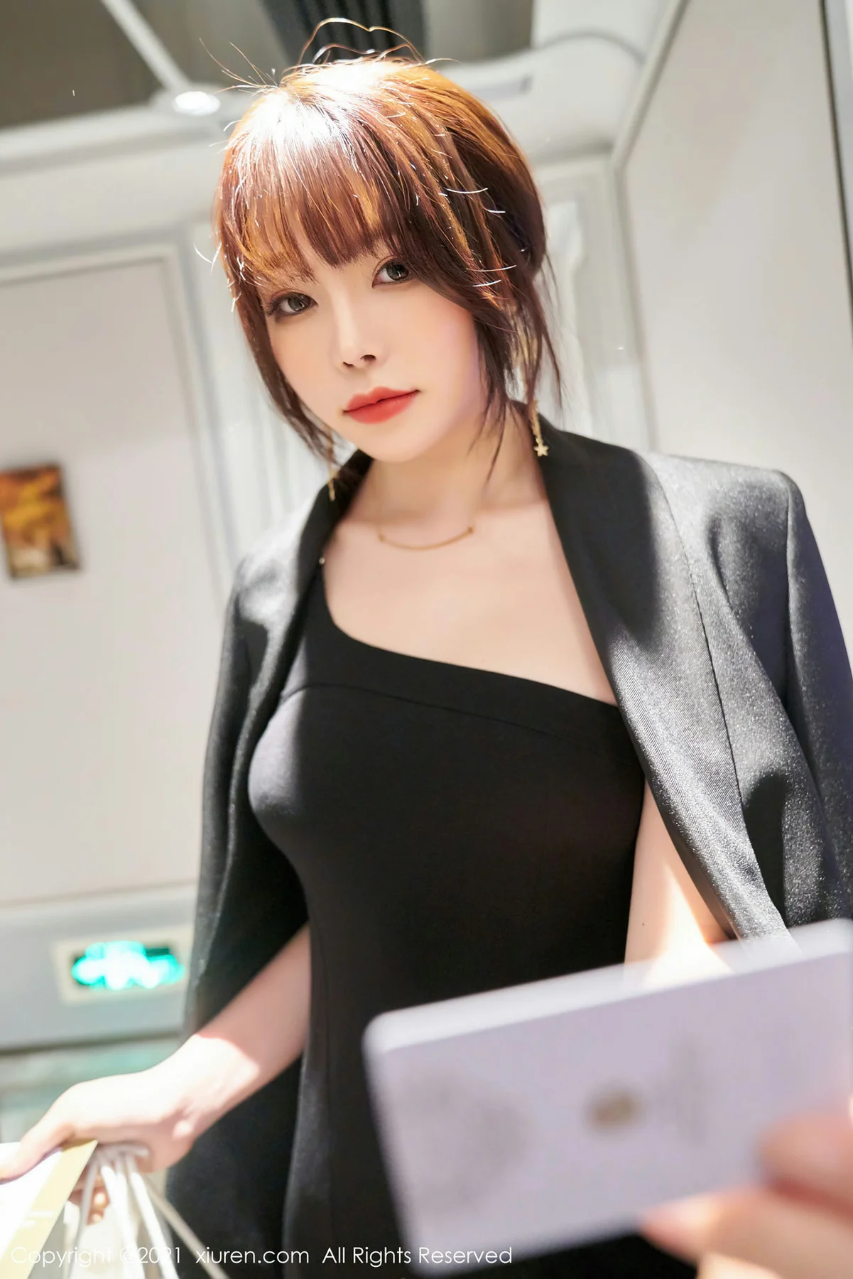XiuRen 秀人 No.3285  黑丝OL 芝芝Booty 黑色主题的西服 - 10